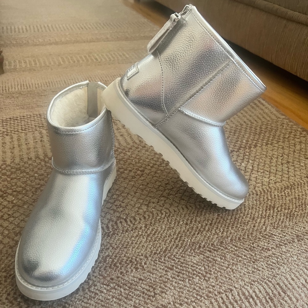 ❤️ SOLD ❤️UGG Limited Edition Boots